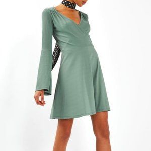Topshop Green Ribbed Bell Sleeve Wrap Dress size 2